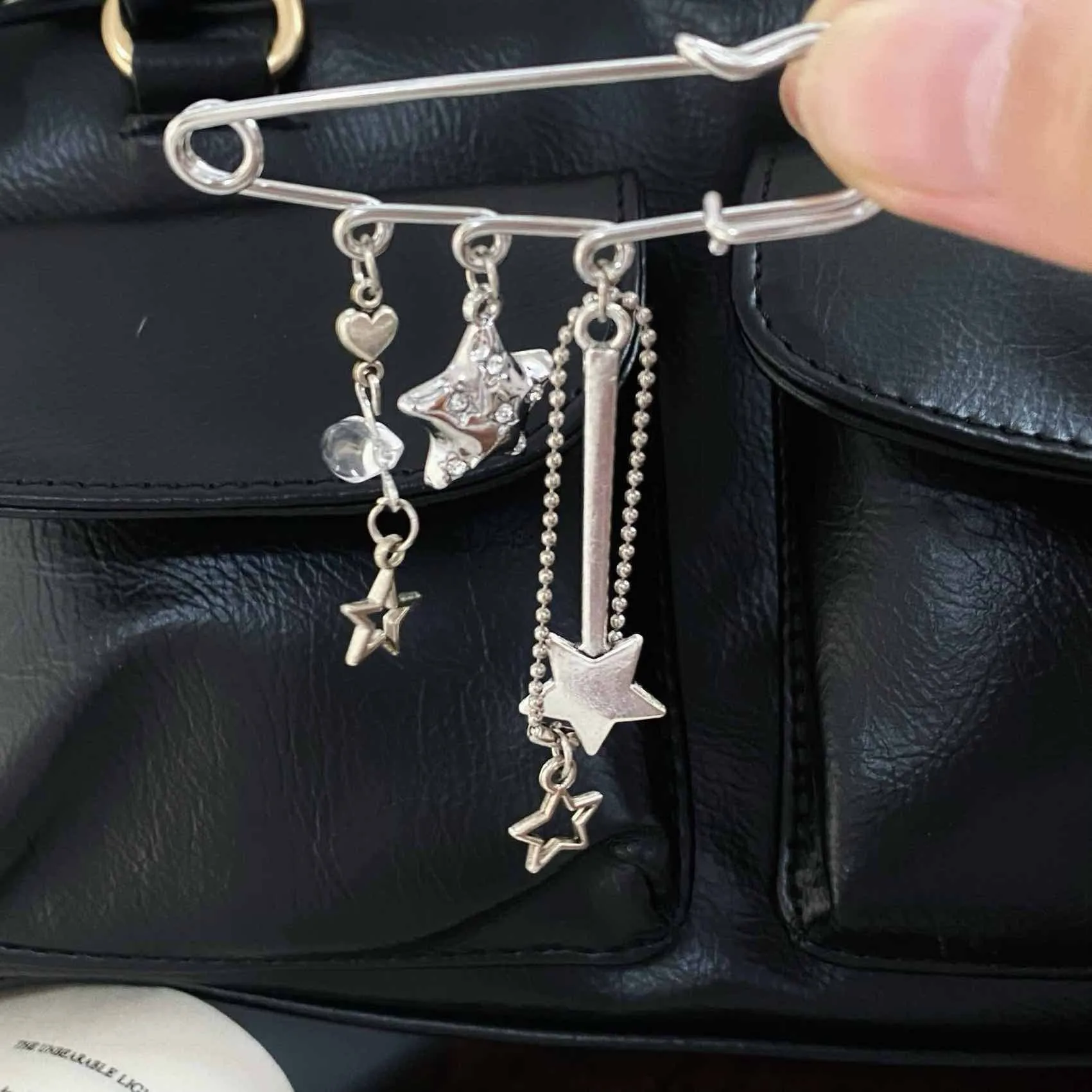Star Mans Pin Ins Han Feng Blogger Girlfriend Couple Metal Style Y2K Silver Love Keychain Bag Pendant display picture 8