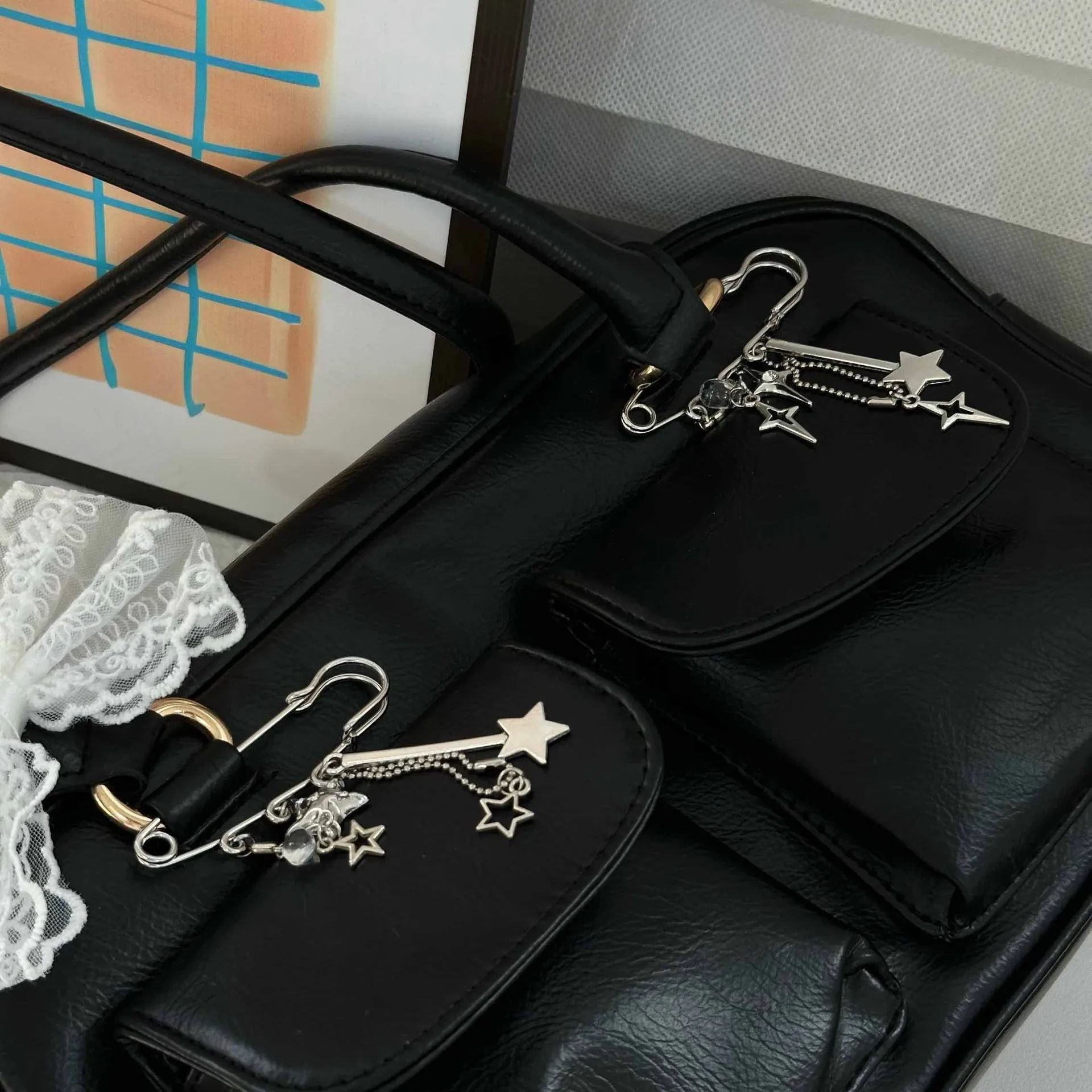 Star Mans Pin Ins Han Feng Blogger Girlfriend Couple Metal Style Y2K Silver Love Keychain Bag Pendant display picture 9