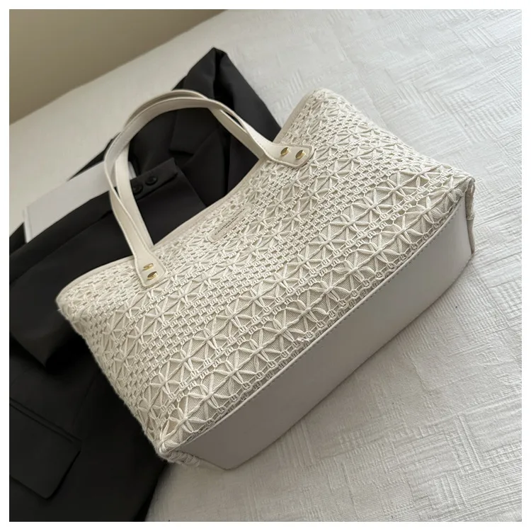 New Casual Beautiful Atmosphere Simple Large Capacity Portable Tote Bag Commuter All-match One-shoulder Underarm Bag For Women display picture 2