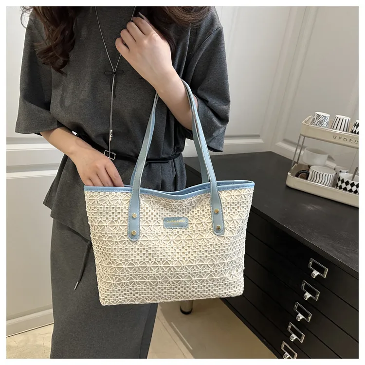 New Casual Beautiful Atmosphere Simple Large Capacity Portable Tote Bag Commuter All-match One-shoulder Underarm Bag For Women display picture 6