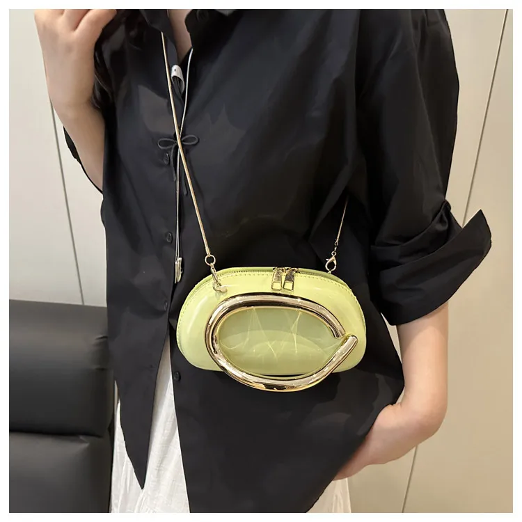 Retro Niche Metal Box Beautiful Small Square Bag Banquet Clutch Bag Simple Texturized Crossbody Bag display picture 8