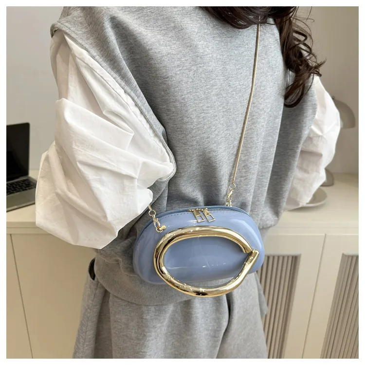 Retro Niche Metal Box Beautiful Small Square Bag Banquet Clutch Bag Simple Texturized Crossbody Bag display picture 11