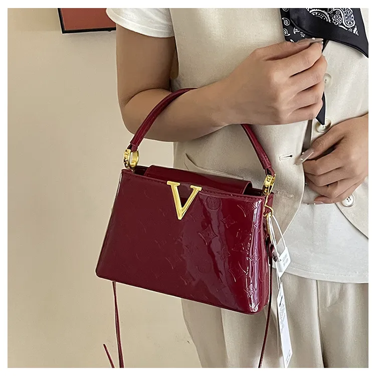 Foreign Trade New Patent Leather Fashion All-match Letter Bucket Bag Fashionable Handbag Large Capacity Single Shoulder Crossbody Bag display picture 1