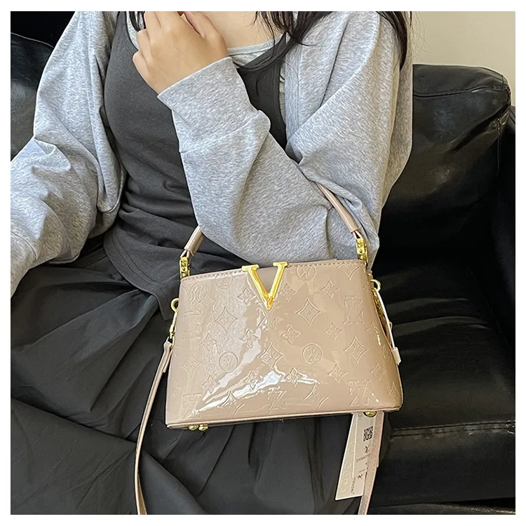 Foreign Trade New Patent Leather Fashion All-match Letter Bucket Bag Fashionable Handbag Large Capacity Single Shoulder Crossbody Bag display picture 7