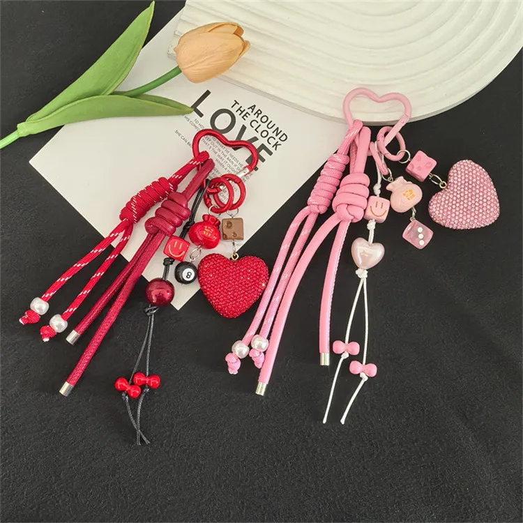 Hot-selling Full Diamond Heart Keychain Pendant Backpack Pendant Accessories Car Key Pendant Fashion Accessories display picture 1