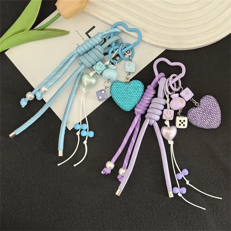 Hot-selling Full Diamond Heart Keychain Pendant Backpack Pendant Accessories Car Key Pendant Fashion Accessories display picture 4