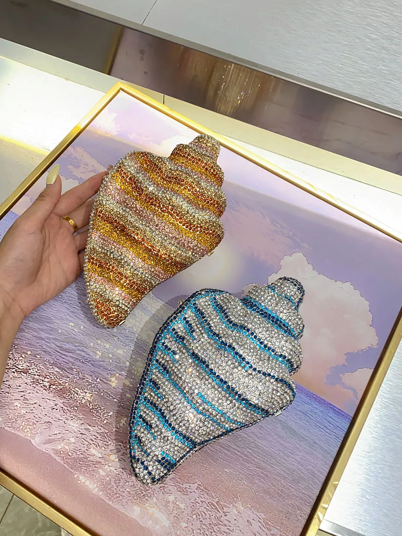 Heavy Industry Shiny Diamond-encrusted Pearl Conch Shell Acrylic Bag Seaside Casual Holiday Crossbody Bag display picture 2
