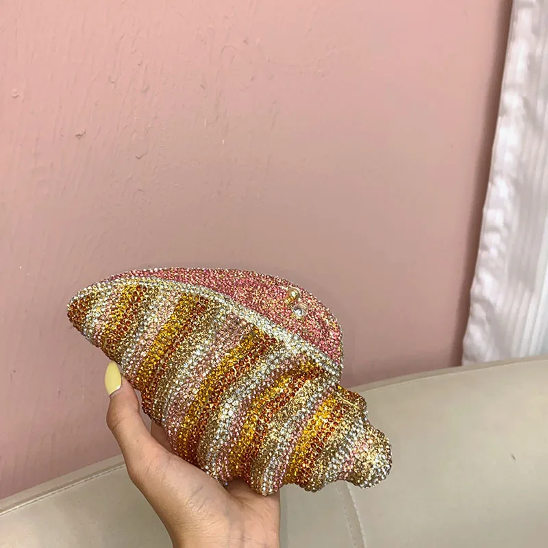 Heavy Industry Shiny Diamond-encrusted Pearl Conch Shell Acrylic Bag Seaside Casual Holiday Crossbody Bag display picture 3