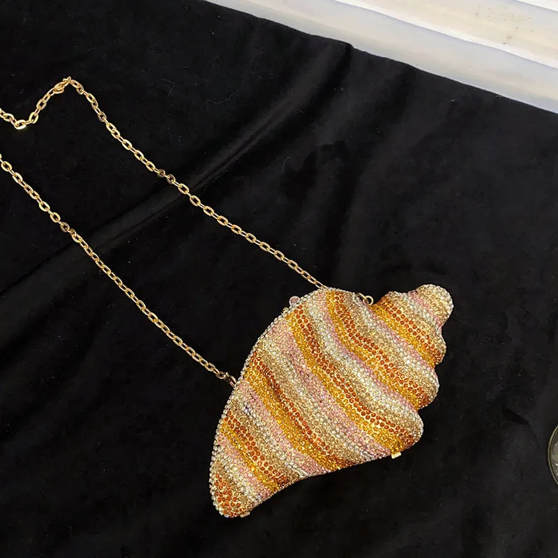 Heavy Industry Shiny Diamond-encrusted Pearl Conch Shell Acrylic Bag Seaside Casual Holiday Crossbody Bag display picture 8