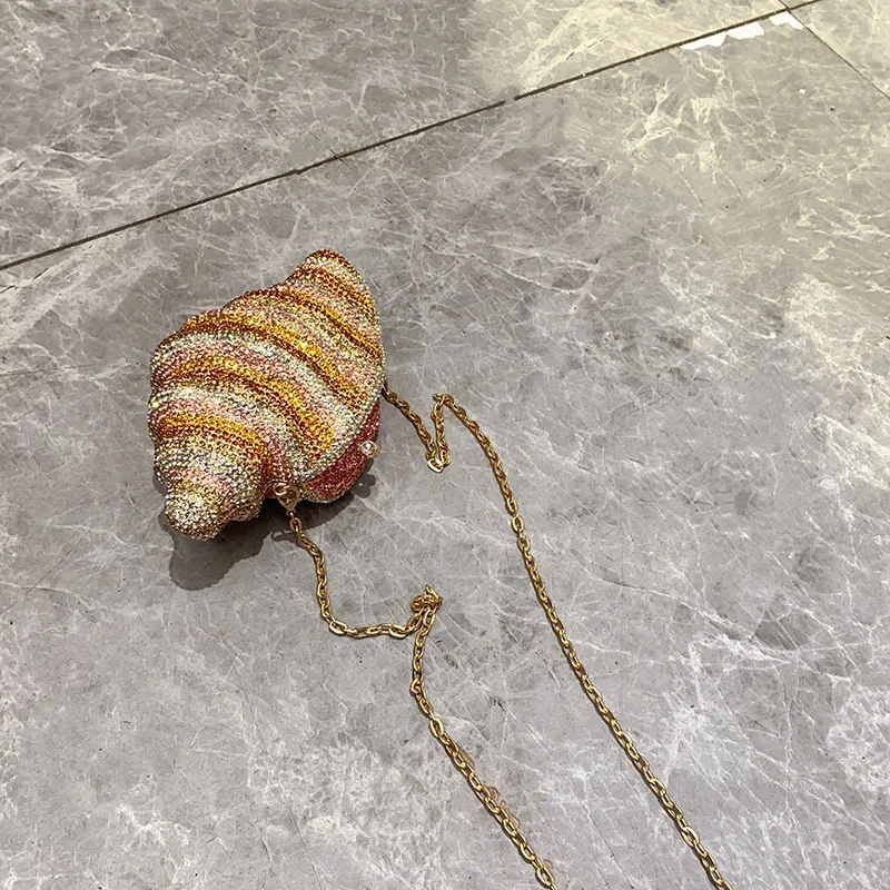 Heavy Industry Shiny Diamond-encrusted Pearl Conch Shell Acrylic Bag Seaside Casual Holiday Crossbody Bag display picture 11