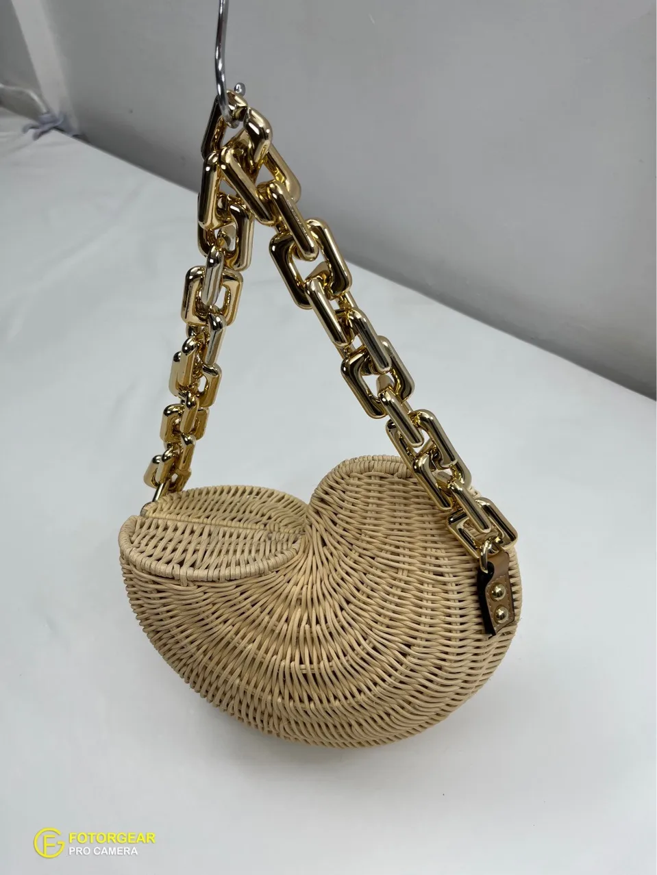 New Rattan Bag Conch Hand-woven Shell Bag Retro Trendy Shoulder Bag  Fashion Handbag display picture 3