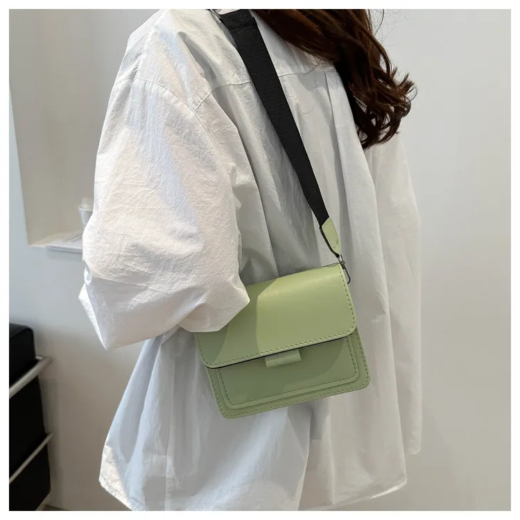 Spring New Simple Fashion Shoulder Bag Simple Bag Women's Simple Fashion Crossbody Bag Fashion Mobile Phone Bag display picture 10