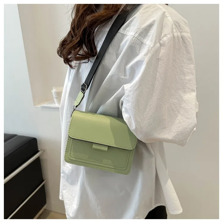 Spring New Simple Fashion Shoulder Bag Simple Bag Women's Simple Fashion Crossbody Bag Fashion Mobile Phone Bag display picture 11