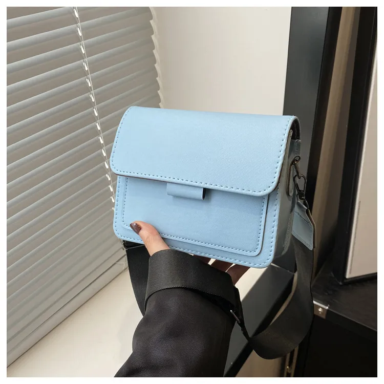 Spring New Simple Fashion Shoulder Bag Simple Bag Women's Simple Fashion Crossbody Bag Fashion Mobile Phone Bag display picture 23
