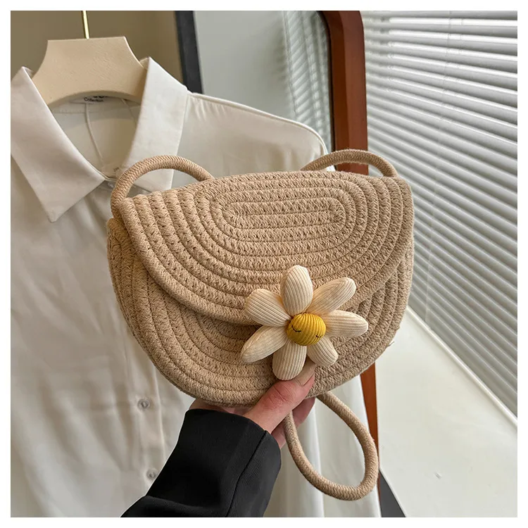 Small Fresh Style Woven Mobile Phone Bag Women's  Summer New Style Straw Woven Bag Stylist All-match Holiday Shoulder Crossbody Beach Bag display picture 13