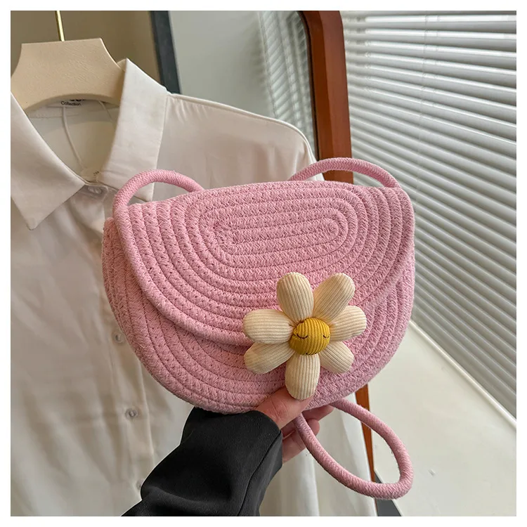 Small Fresh Style Woven Mobile Phone Bag Women's  Summer New Style Straw Woven Bag Stylist All-match Holiday Shoulder Crossbody Beach Bag display picture 14