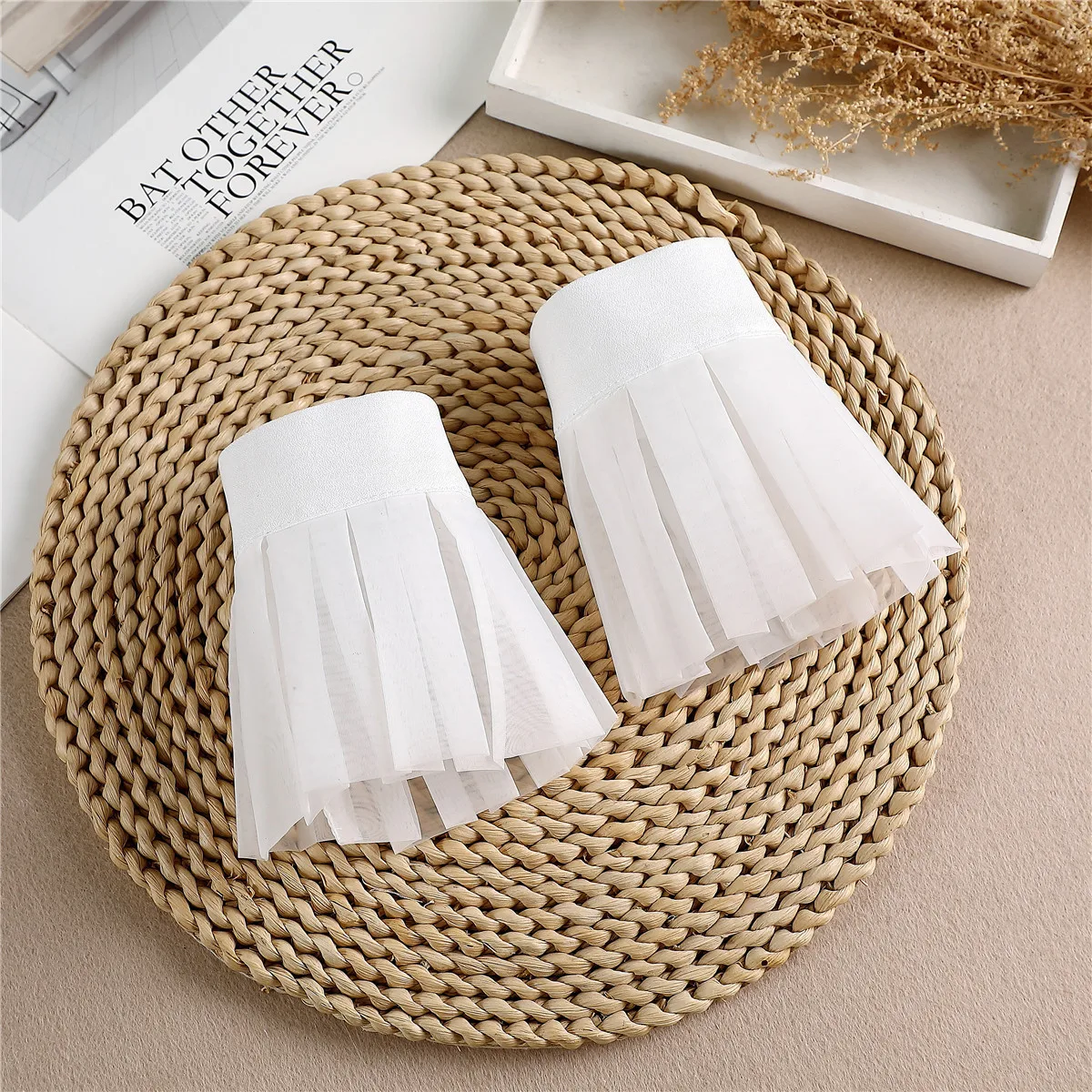 High-end Mesh Lace Accessories, Lace Elegant, Small Fragrant Lace, Versatile Cuffs, Fake Sleeves, Decorative Lo Hand Sleeves display picture 1