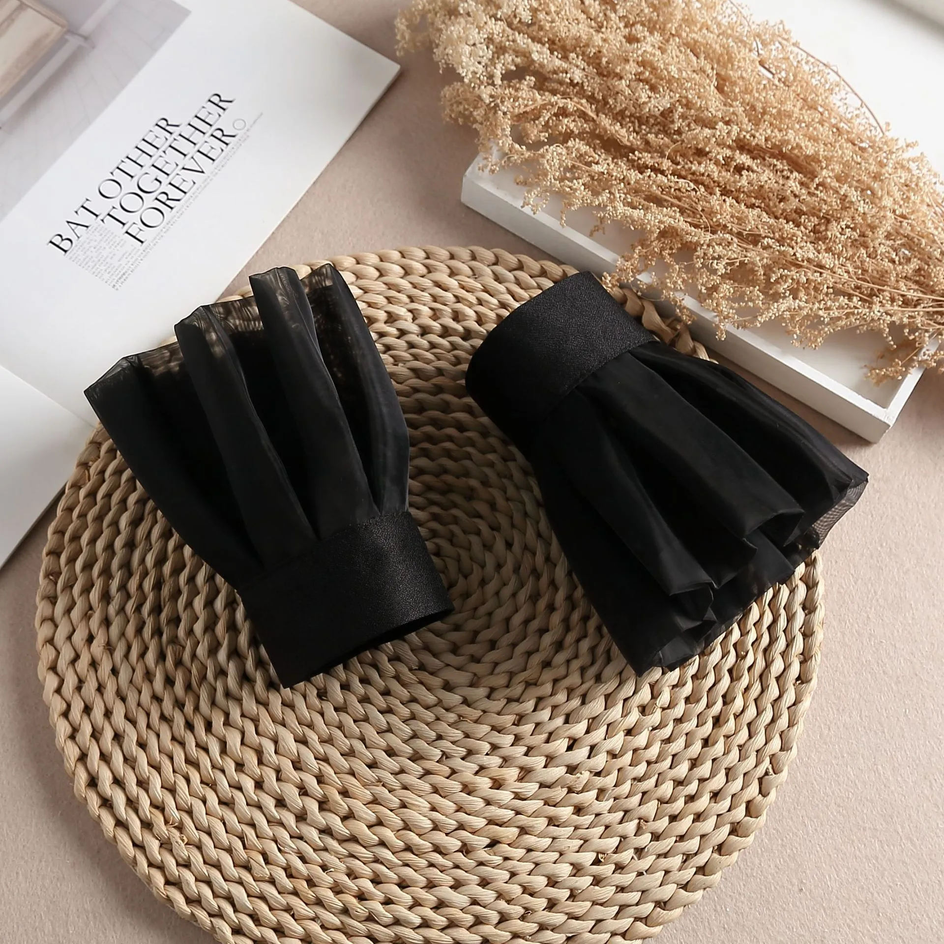 High-end Mesh Lace Accessories, Lace Elegant, Small Fragrant Lace, Versatile Cuffs, Fake Sleeves, Decorative Lo Hand Sleeves display picture 12