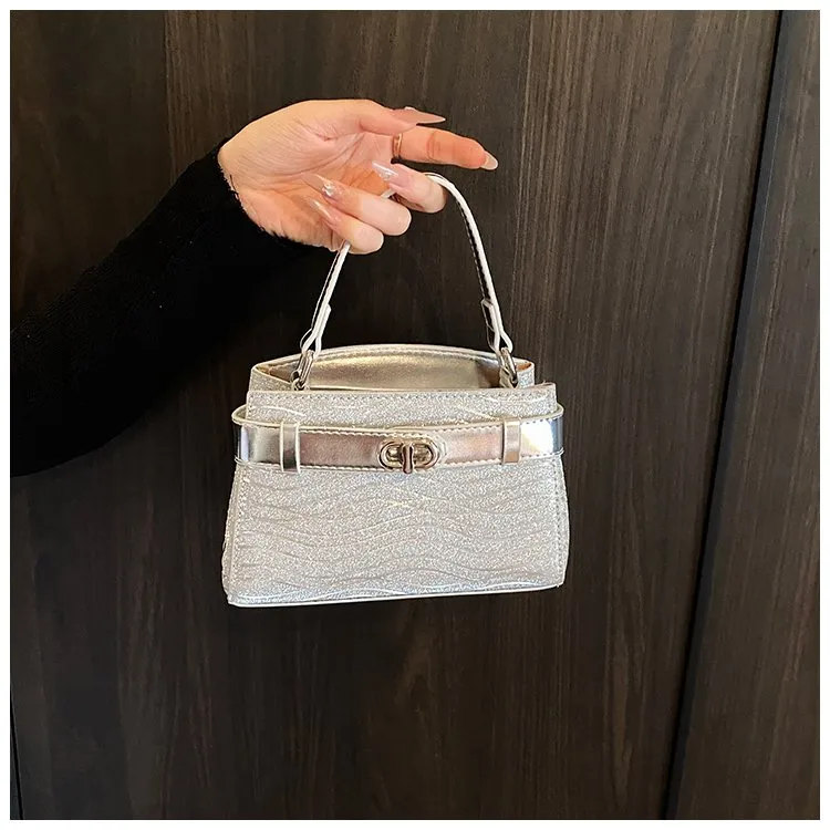 Women's Pu Leather Solid Color Elegant Streetwear Square Magnetic Buckle Shoulder Bag display picture 7