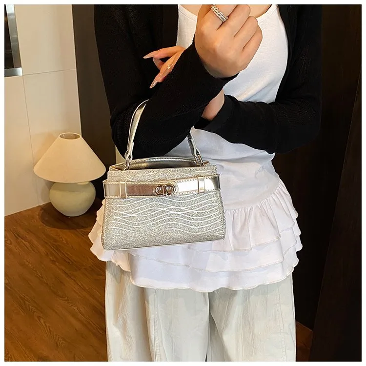 Women's Pu Leather Solid Color Elegant Streetwear Square Magnetic Buckle Shoulder Bag display picture 9