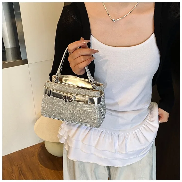 Women's Pu Leather Solid Color Elegant Streetwear Square Magnetic Buckle Shoulder Bag display picture 16