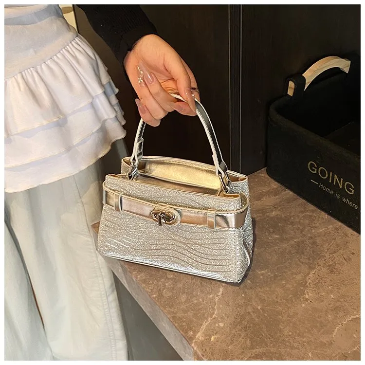 Women's Pu Leather Solid Color Elegant Streetwear Square Magnetic Buckle Shoulder Bag display picture 21