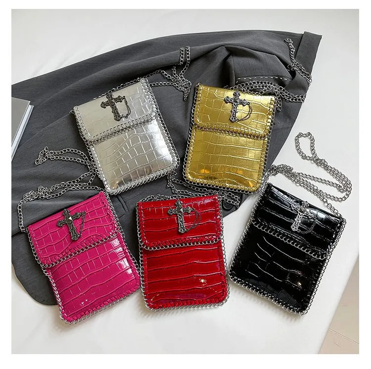 Women's Pu Leather Cross Crocodile Streetwear Square Magnetic Buckle Shoulder Bag display picture 18