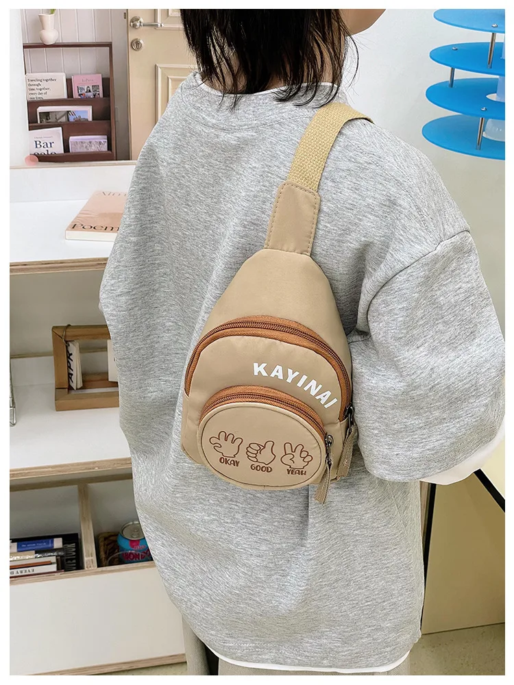 Fashion Girl's Simple Crossbody Bag New Letters Canvas Coin Purse Women's Trendy Cool Boy's Out-of-town Children's Chest Bag display picture 4