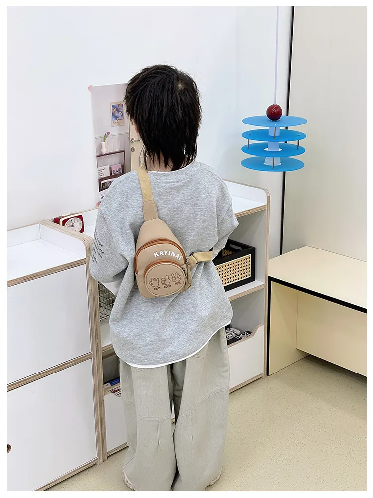 Fashion Girl's Simple Crossbody Bag New Letters Canvas Coin Purse Women's Trendy Cool Boy's Out-of-town Children's Chest Bag display picture 7