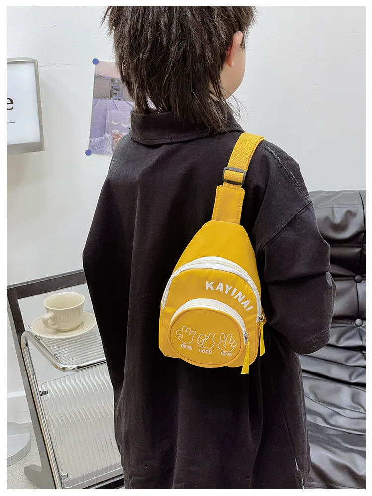 Fashion Girl's Simple Crossbody Bag New Letters Canvas Coin Purse Women's Trendy Cool Boy's Out-of-town Children's Chest Bag display picture 11