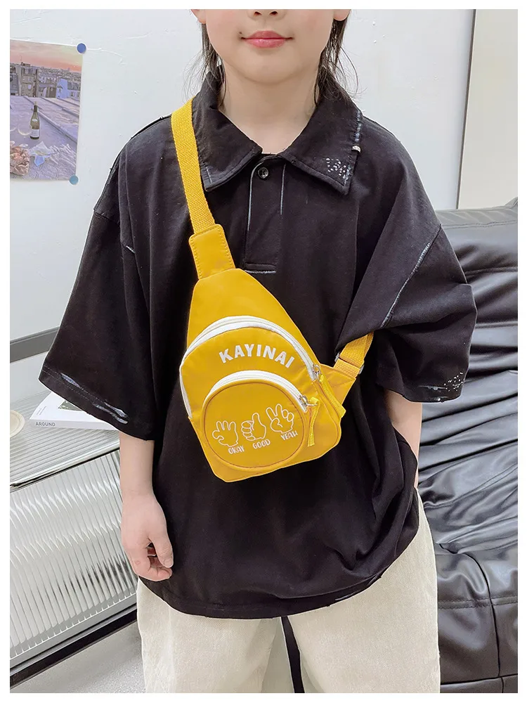 Fashion Girl's Simple Crossbody Bag New Letters Canvas Coin Purse Women's Trendy Cool Boy's Out-of-town Children's Chest Bag display picture 13