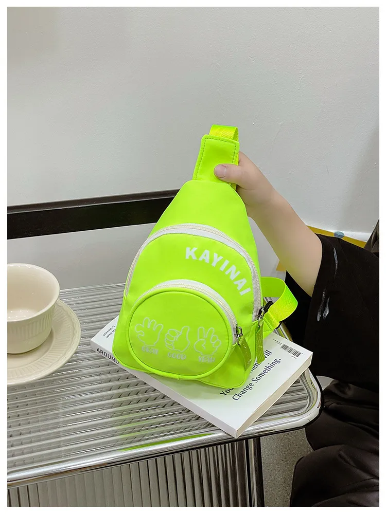 Fashion Girl's Simple Crossbody Bag New Letters Canvas Coin Purse Women's Trendy Cool Boy's Out-of-town Children's Chest Bag display picture 15