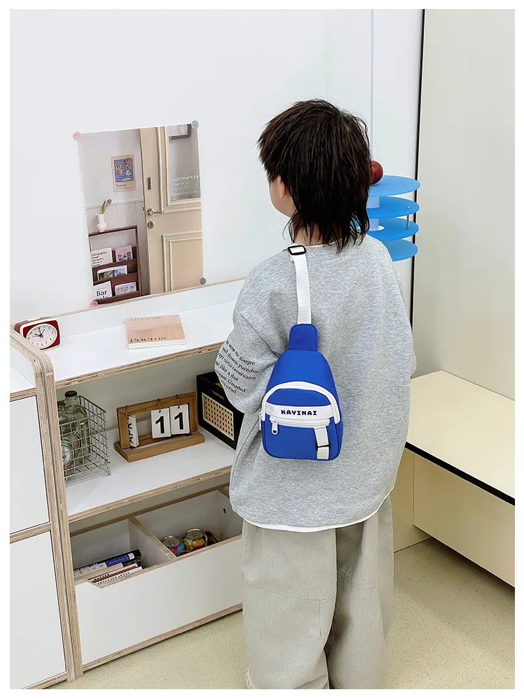 New Fashion Cool Letters Children's Chest Bag Travel Light Change Shoulder Bag Wholesale New Fashion Color Matching Children's Bag display picture 5
