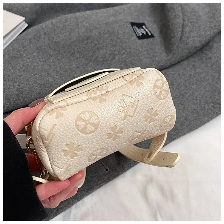 Children's Bag All-match Retro Fashionable Simple Portable Bucket Bag New Style Niche Wide Shoulder Strap Mini Crossbody Small Bag display picture 4