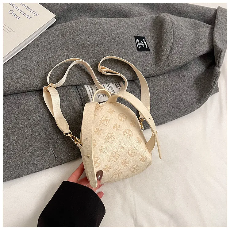 Children's Bag All-match Retro Fashionable Simple Portable Bucket Bag New Style Niche Wide Shoulder Strap Mini Crossbody Small Bag display picture 7