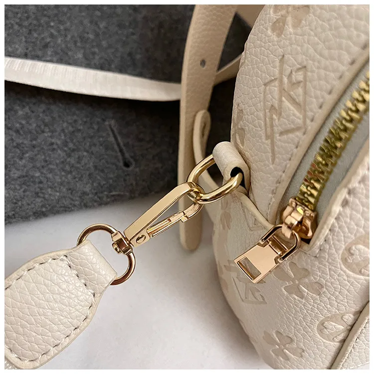 Children's Bag All-match Retro Fashionable Simple Portable Bucket Bag New Style Niche Wide Shoulder Strap Mini Crossbody Small Bag display picture 10
