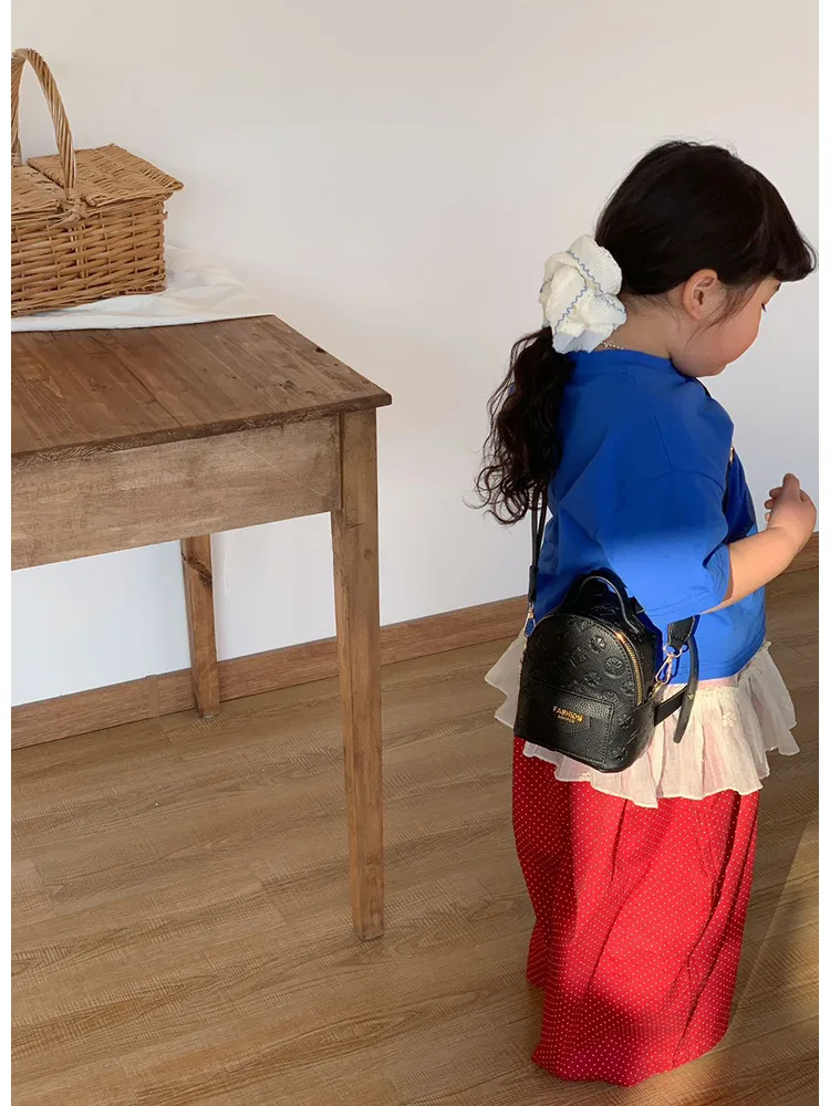 Children's Bag All-match Retro Fashionable Simple Portable Bucket Bag New Style Niche Wide Shoulder Strap Mini Crossbody Small Bag display picture 19