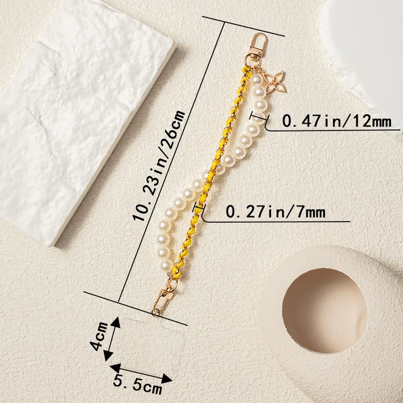 Xiao Xiang Style Pickup Chain Mobile Phone Lanyard Short Wrist Hanging Chain High-end Pearl Beaded Pendant Strong Universal Hanging Ornaments display picture 3