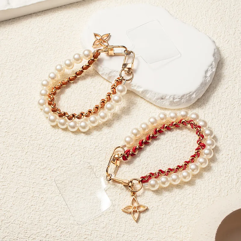 Xiao Xiang Style Pickup Chain Mobile Phone Lanyard Short Wrist Hanging Chain High-end Pearl Beaded Pendant Strong Universal Hanging Ornaments display picture 1