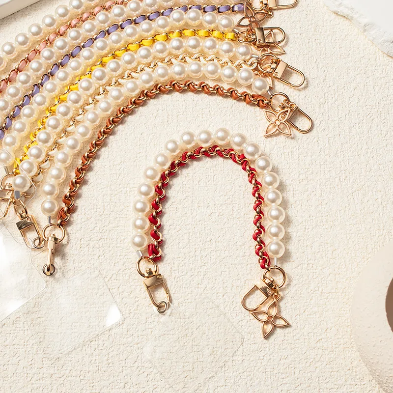 Xiao Xiang Style Pickup Chain Mobile Phone Lanyard Short Wrist Hanging Chain High-end Pearl Beaded Pendant Strong Universal Hanging Ornaments display picture 2