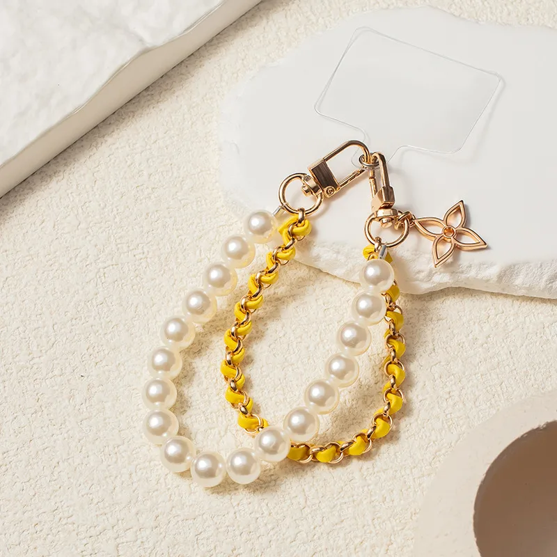 Xiao Xiang Style Pickup Chain Mobile Phone Lanyard Short Wrist Hanging Chain High-end Pearl Beaded Pendant Strong Universal Hanging Ornaments display picture 6