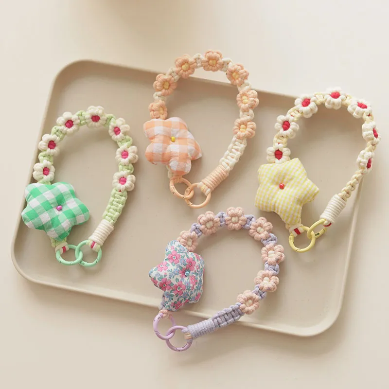 Hot Sale Small Daisy Flower Mobile Phone Pendant Bohemian Holiday Style Mobile Phone Hanging Chain Wrist Band display picture 6
