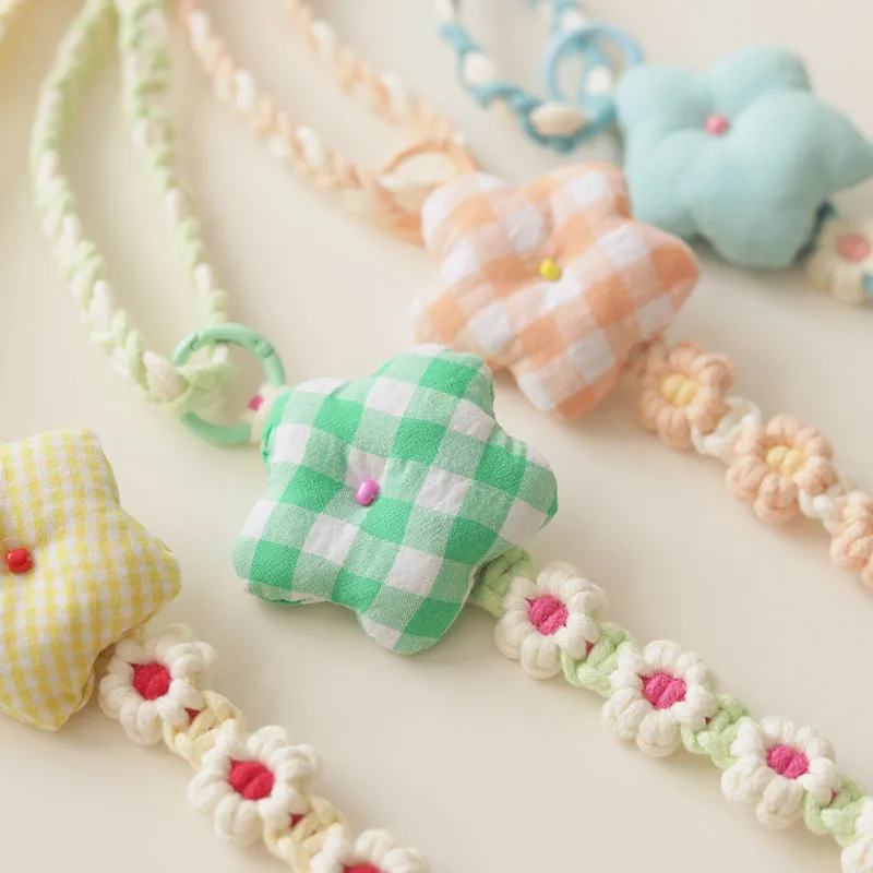 Hot Sale Small Daisy Flower Mobile Phone Pendant Bohemian Holiday Style Mobile Phone Hanging Chain Wrist Band display picture 8