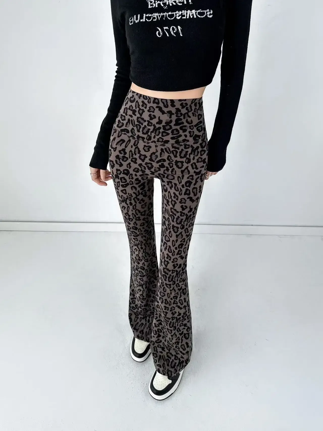 Leopard Print Flared Pants Shark Pants High Waist Micro Horn Slimming Fashion Women's Pants display picture 5