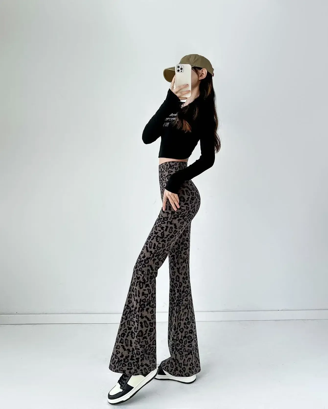 Leopard Print Flared Pants Shark Pants High Waist Micro Horn Slimming Fashion Women's Pants display picture 7