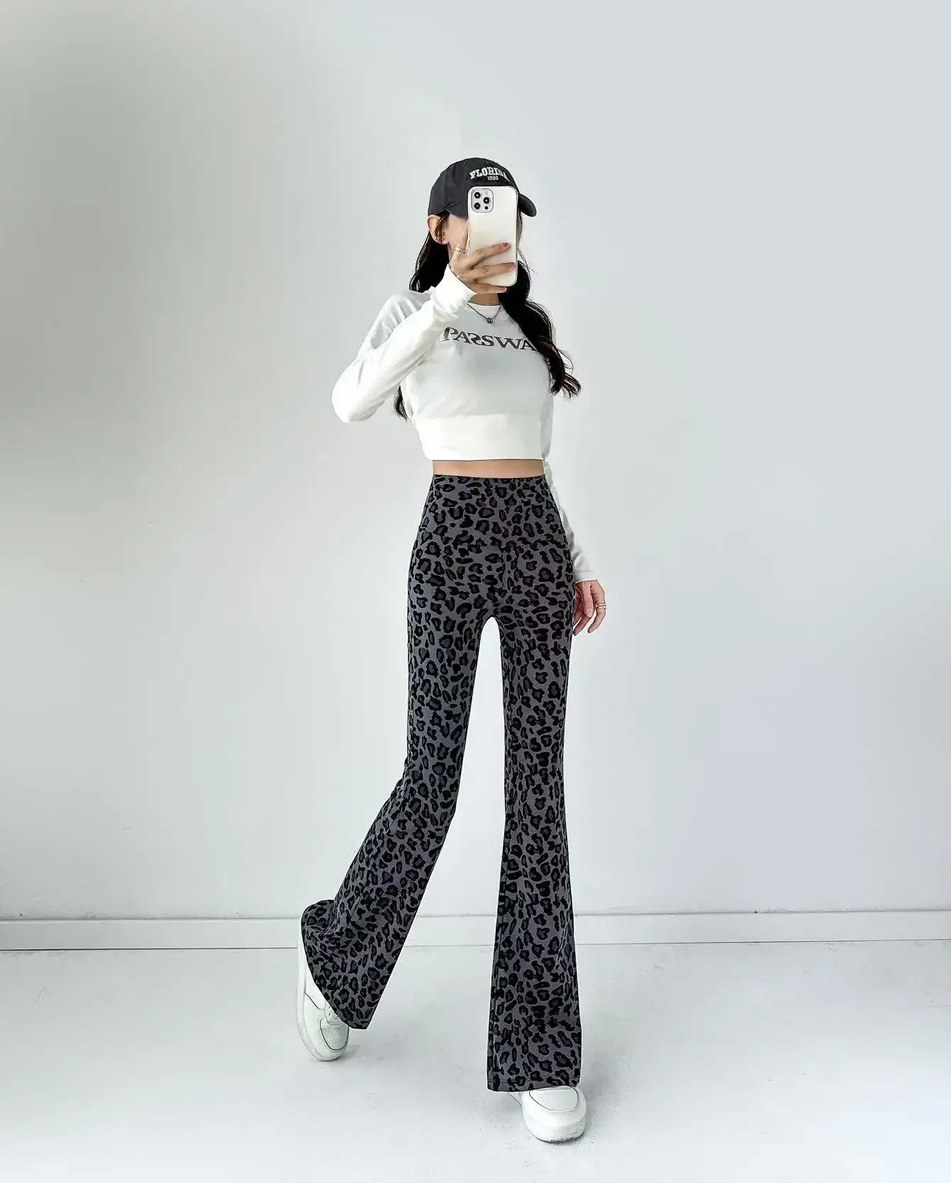 Leopard Print Flared Pants Shark Pants High Waist Micro Horn Slimming Fashion Women's Pants display picture 13