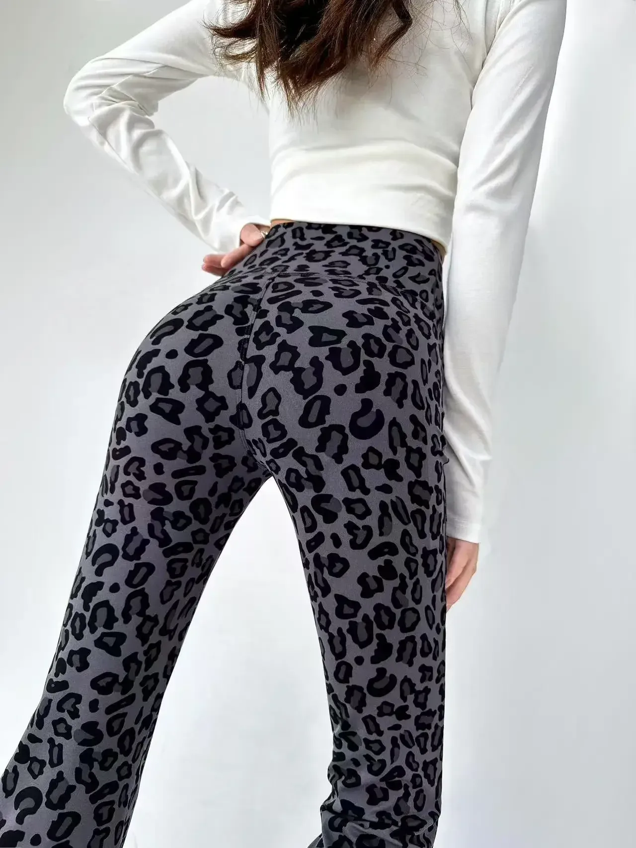 Leopard Print Flared Pants Shark Pants High Waist Micro Horn Slimming Fashion Women's Pants display picture 22