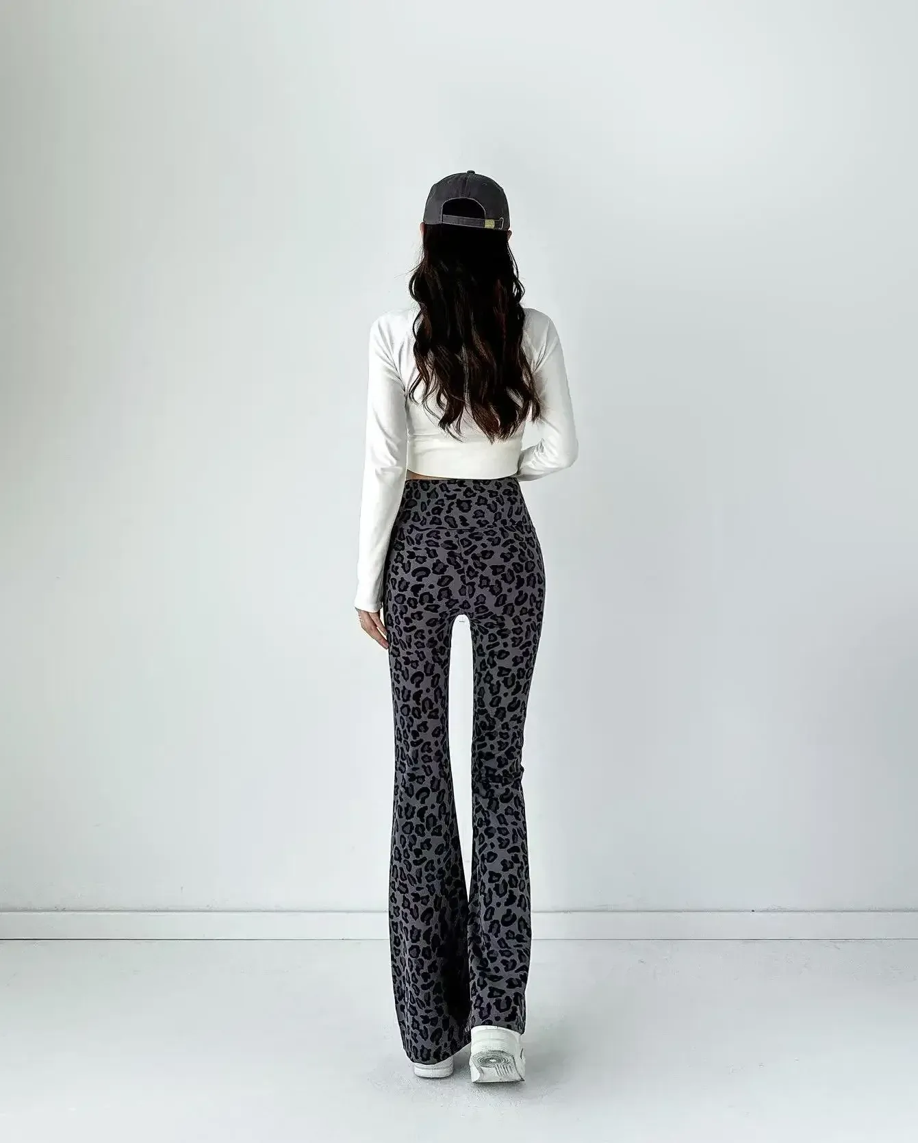 Leopard Print Flared Pants Shark Pants High Waist Micro Horn Slimming Fashion Women's Pants display picture 25