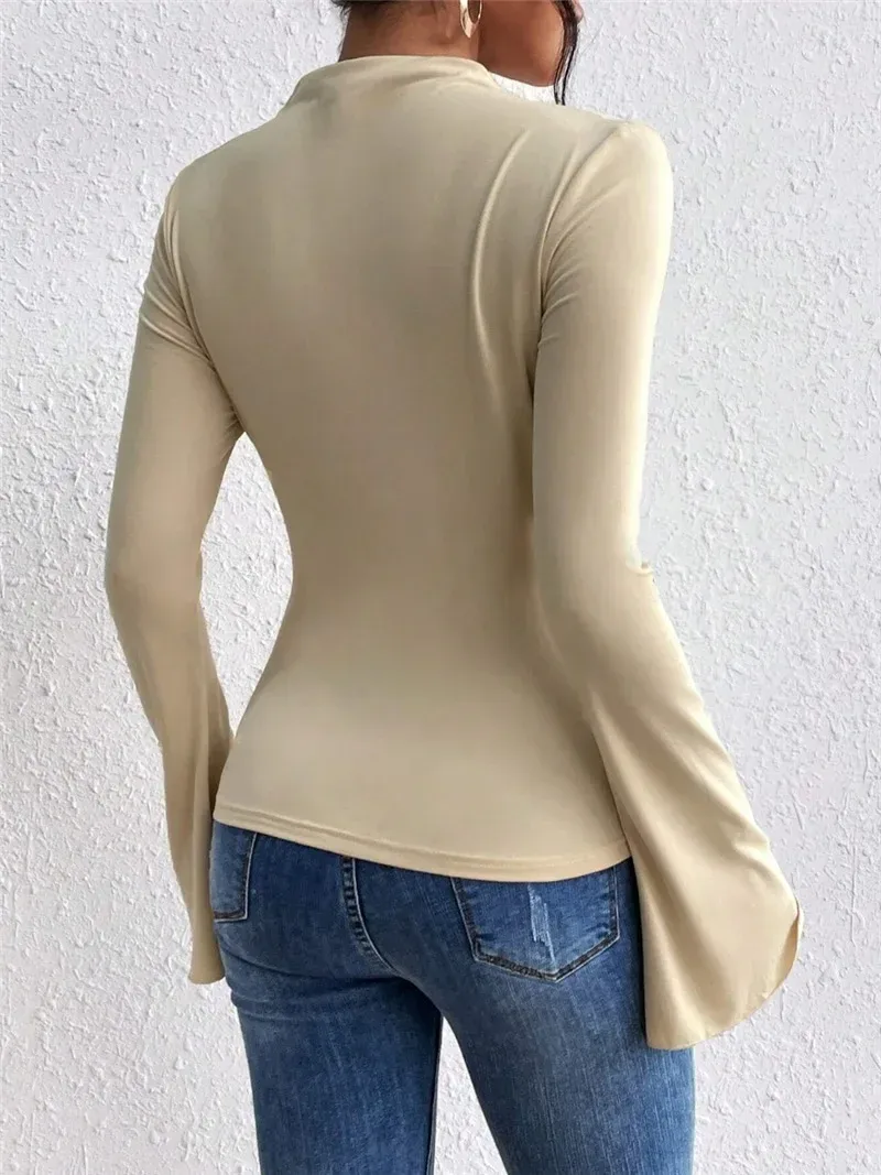 Autumn And Winter New All-match Pleated    Design Sense Horn Sleeve Collar Slim T-shirt display picture 4