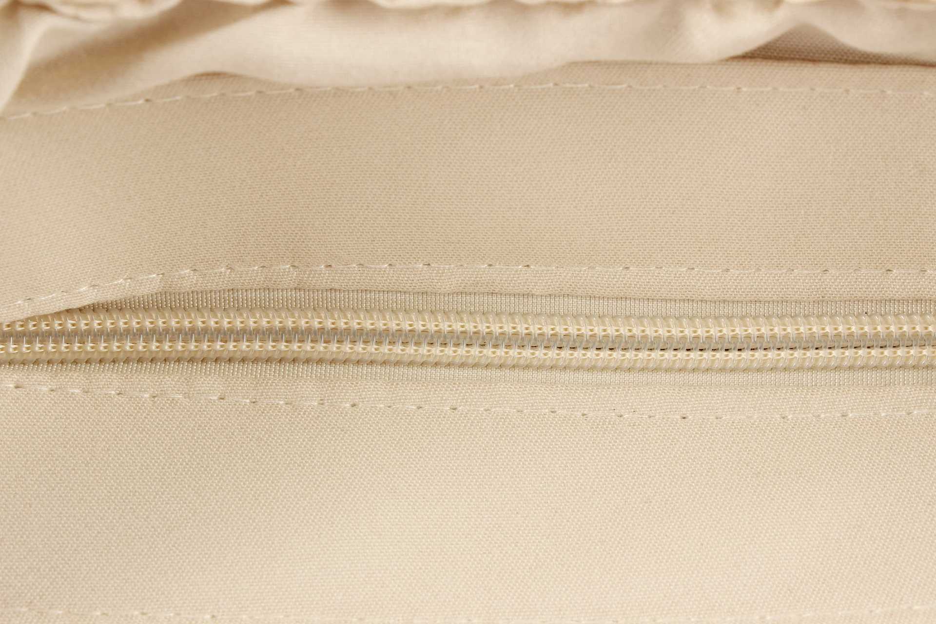 New Spring And Summer Fresh Straw Woven Bag Niche Design Woven Bag Casual All-match Beach Handmade Women's Bag display picture 13
